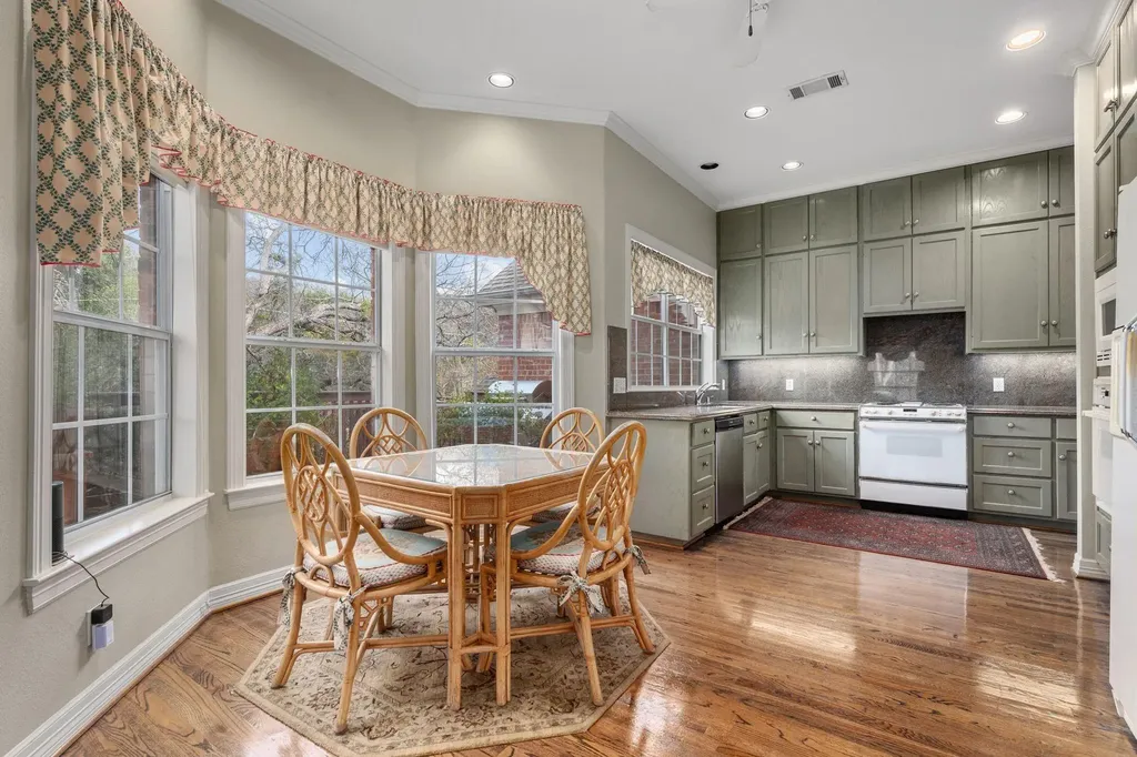 2716 Hillview Green Lane Austin TX 78703