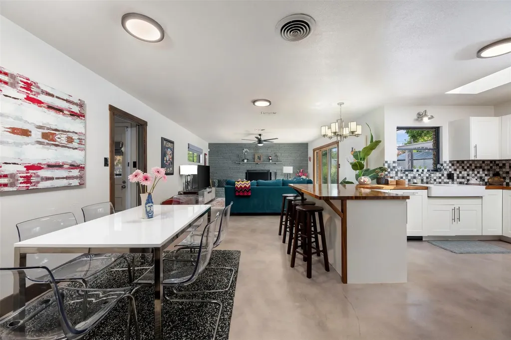 1806 Rogge Lane Austin TX 78723