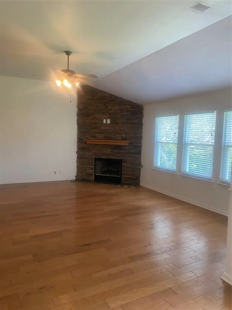 1122 Iron Horse Leander TX 78641