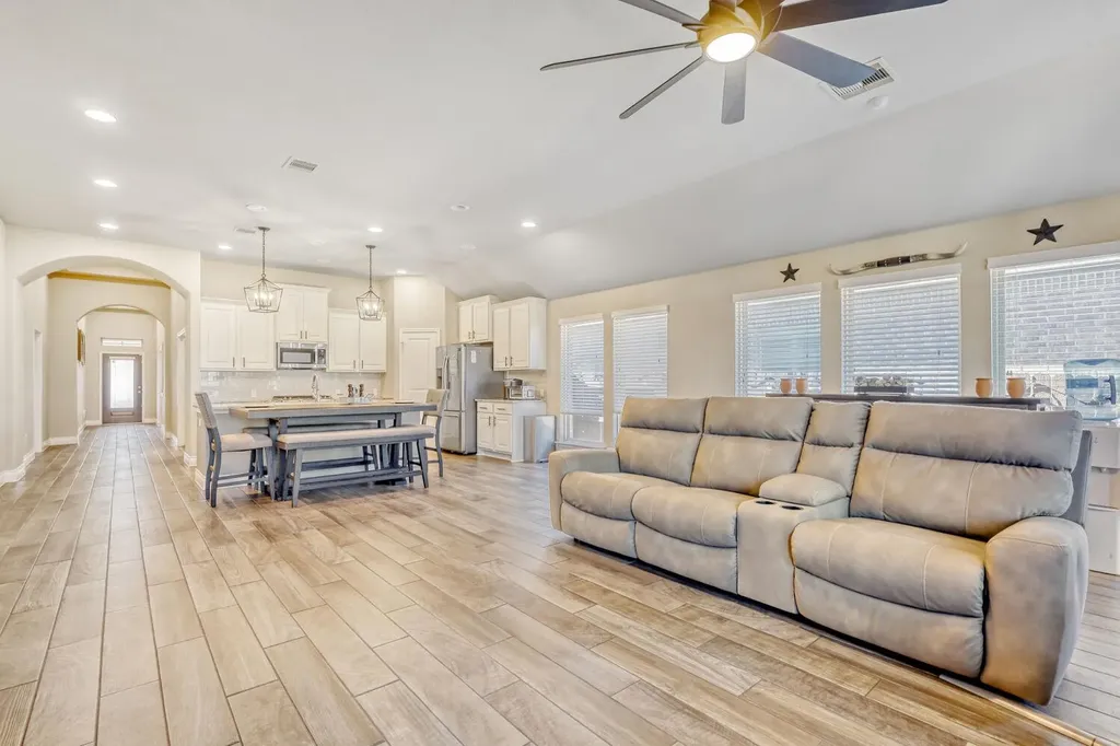 2416 Burberry Lane Leander TX 78641