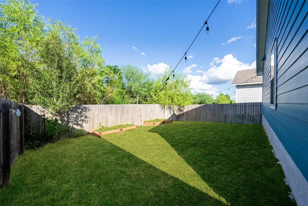 7120 Tonka Lane Austin TX 78744