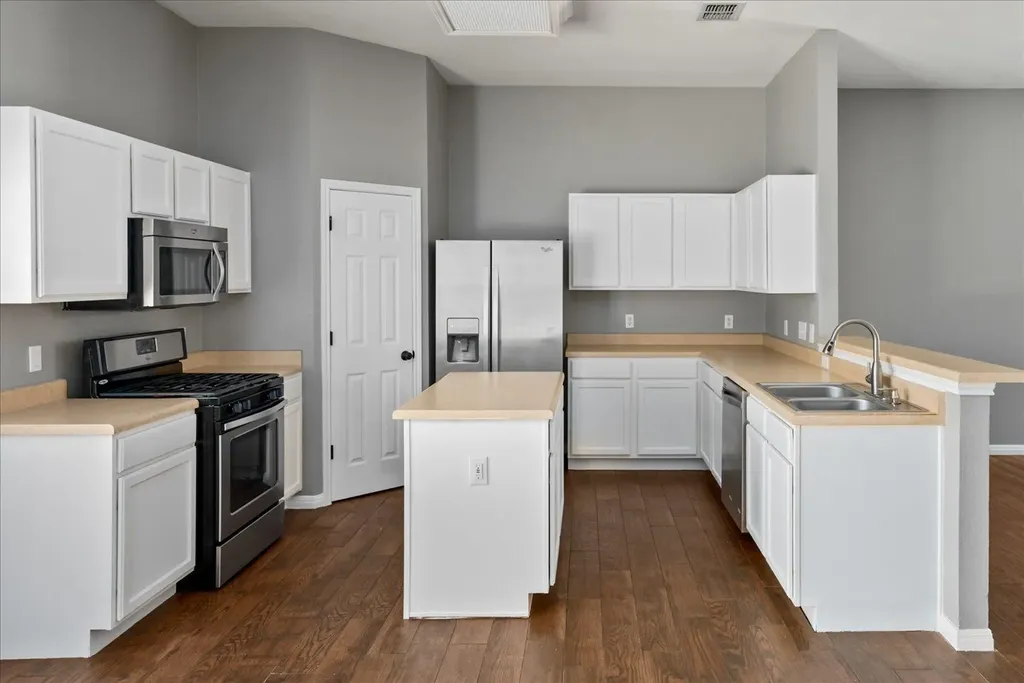 403 Thunderstorm Avenue Lockhart TX 78644