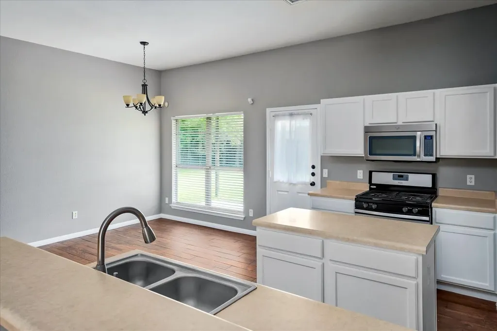 403 Thunderstorm Avenue Lockhart TX 78644