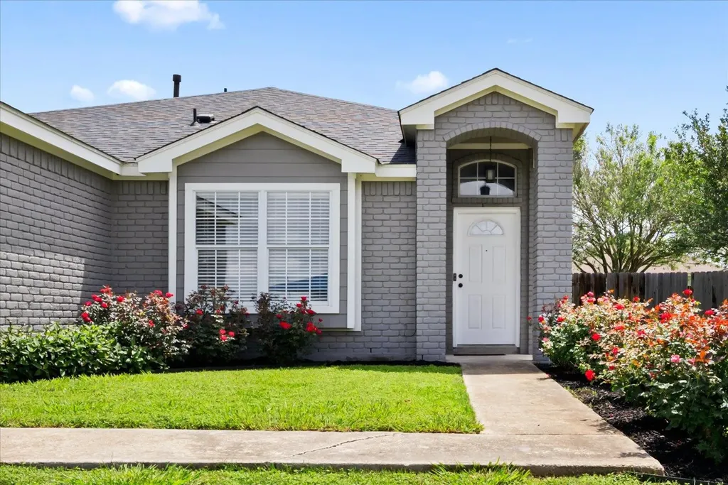 403 Thunderstorm Avenue Lockhart TX 78644