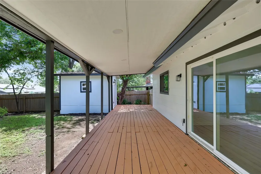 1708 Raven Drive Austin TX 78752