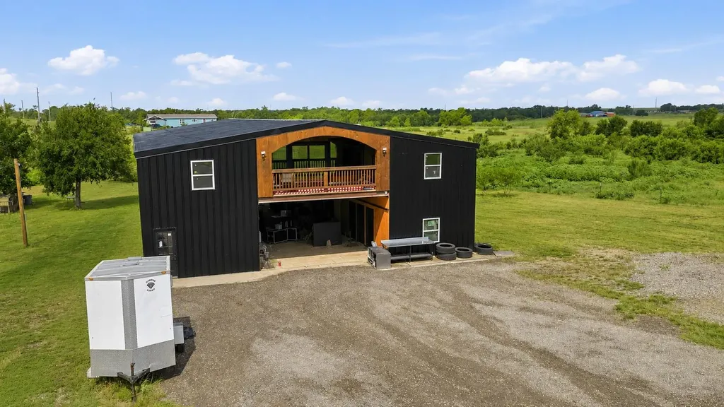 1701 County Road 466 Elgin TX 78621
