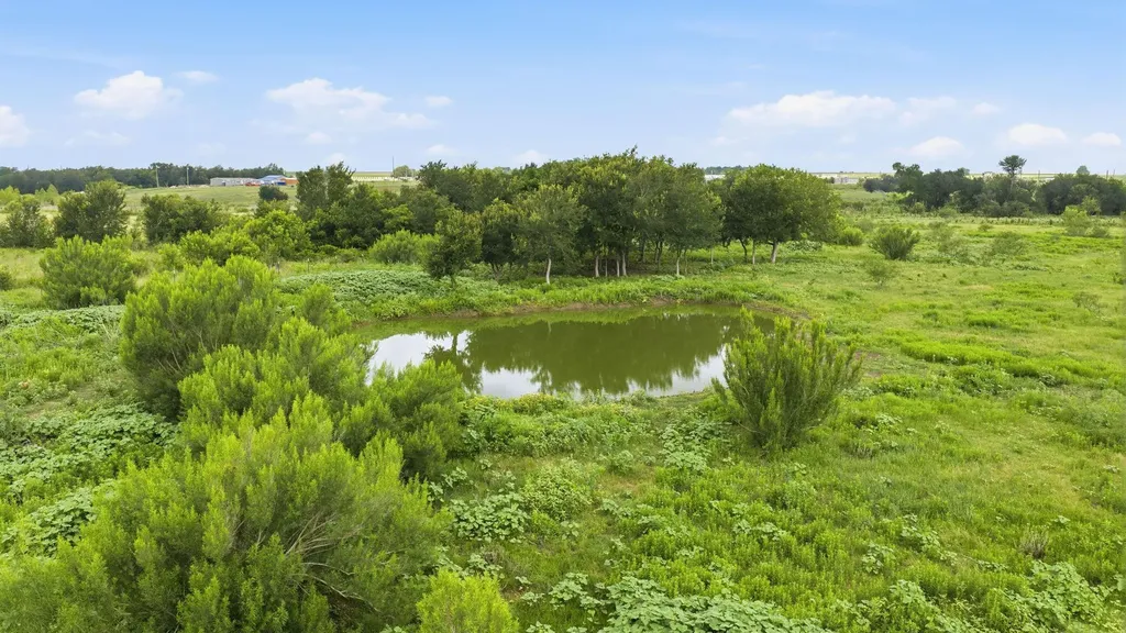 1701 County Road 466 Elgin TX 78621