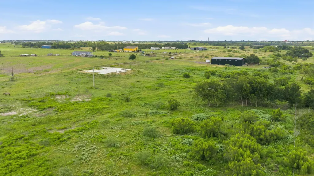 1701 County Road 466 Elgin TX 78621