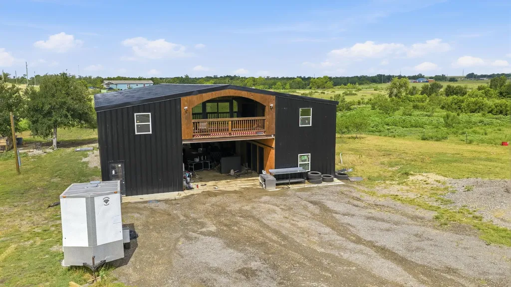 1701 County Road 466 Elgin TX 78621