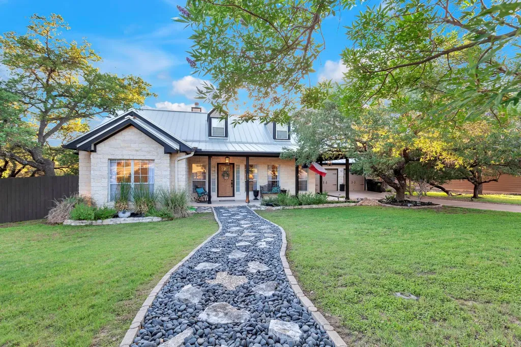 206 S Cowal Drive Spicewood TX 78669