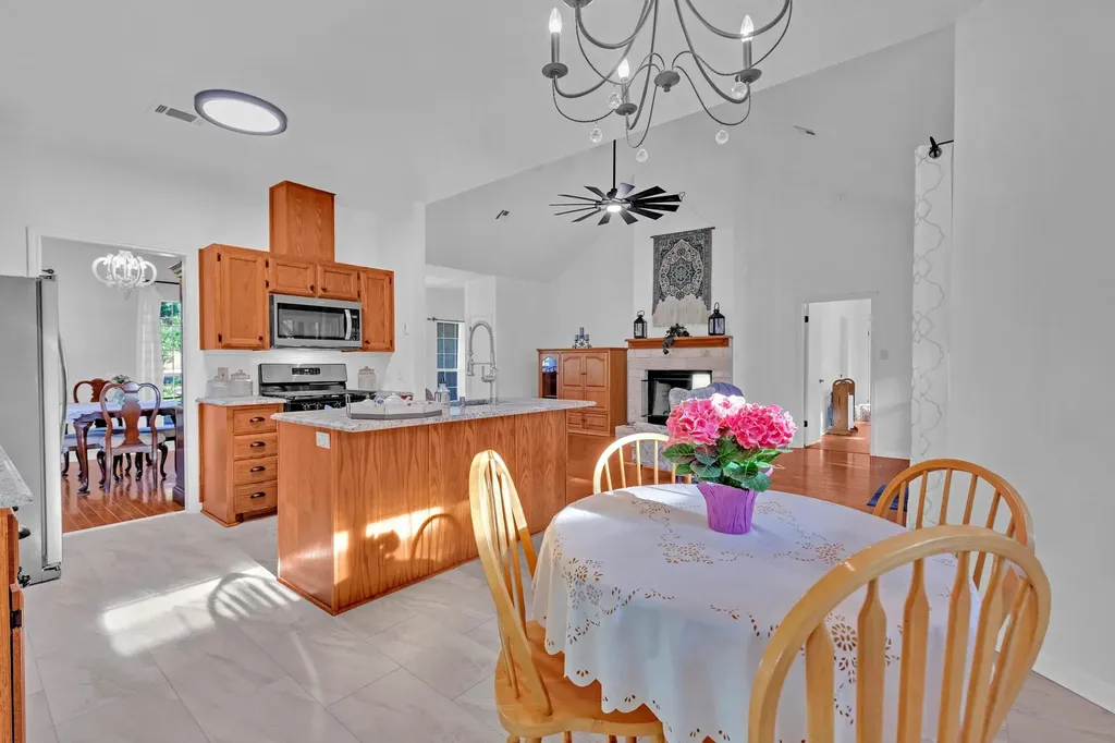 206 S Cowal Drive Spicewood TX 78669