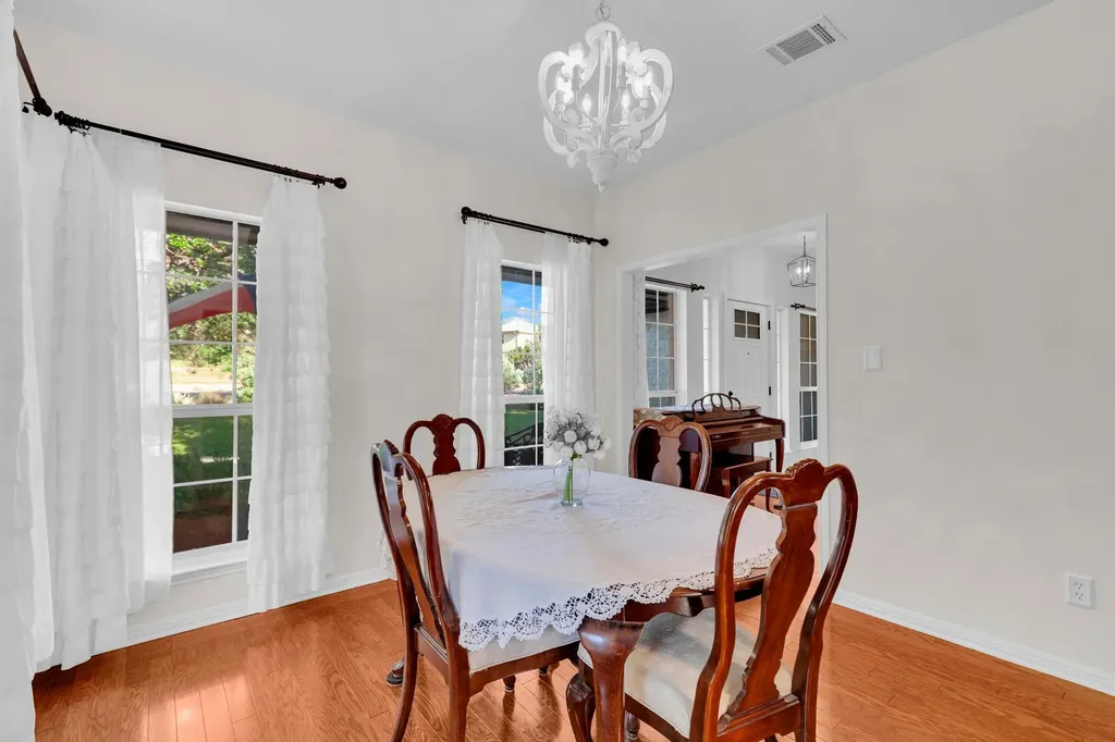 206 S Cowal Drive Spicewood TX 78669