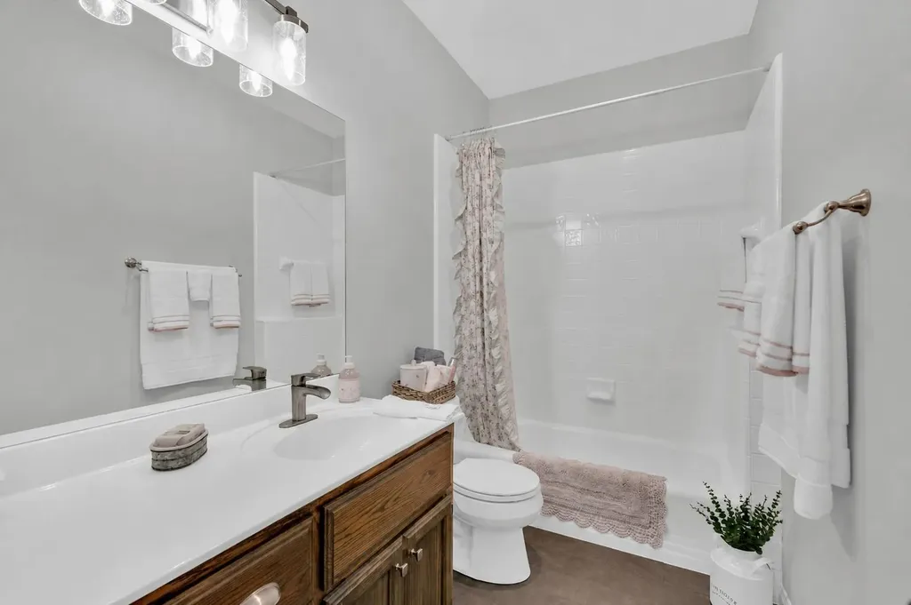 206 S Cowal Drive Spicewood TX 78669
