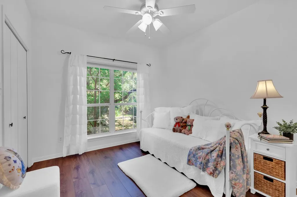 206 S Cowal Drive Spicewood TX 78669