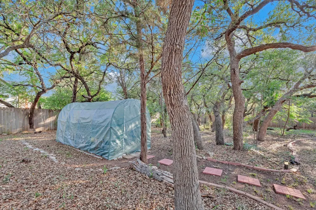 206 S Cowal Drive Spicewood TX 78669