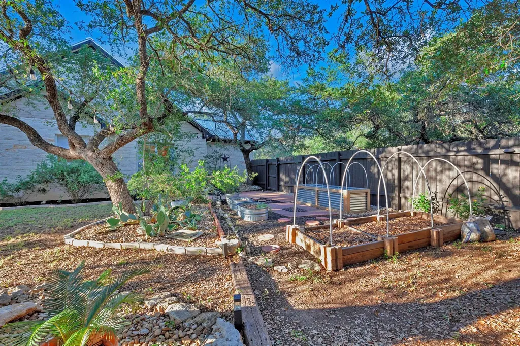 206 S Cowal Drive Spicewood TX 78669