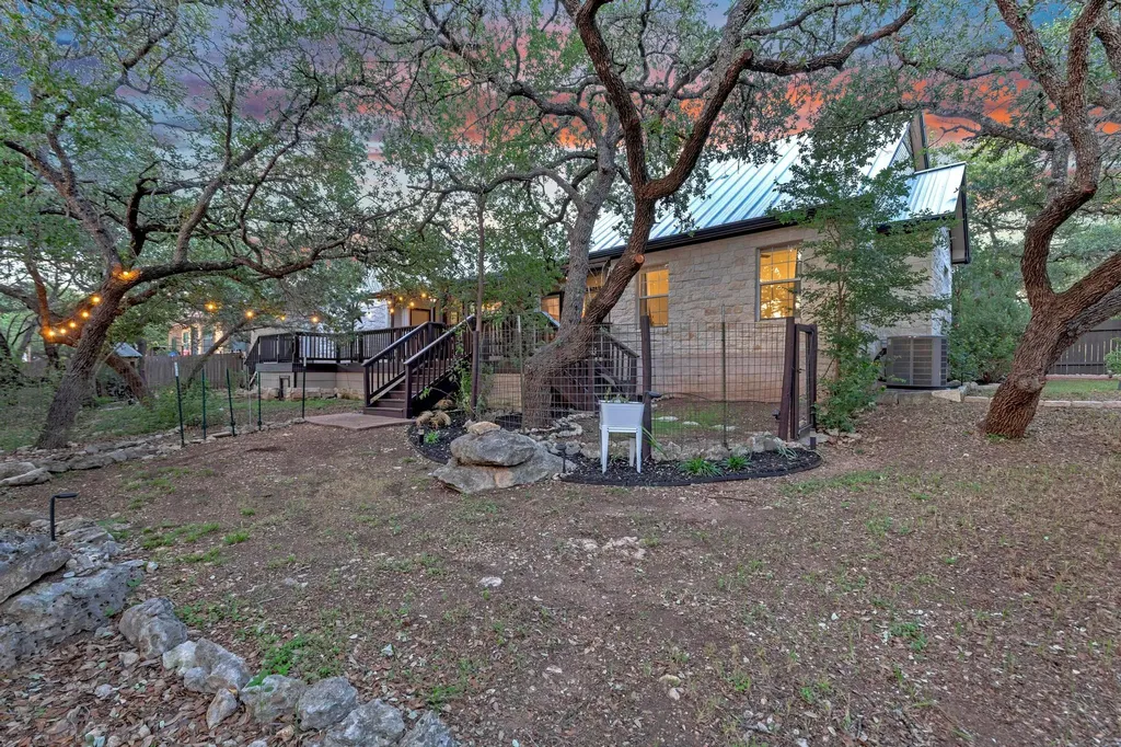 206 S Cowal Drive Spicewood TX 78669