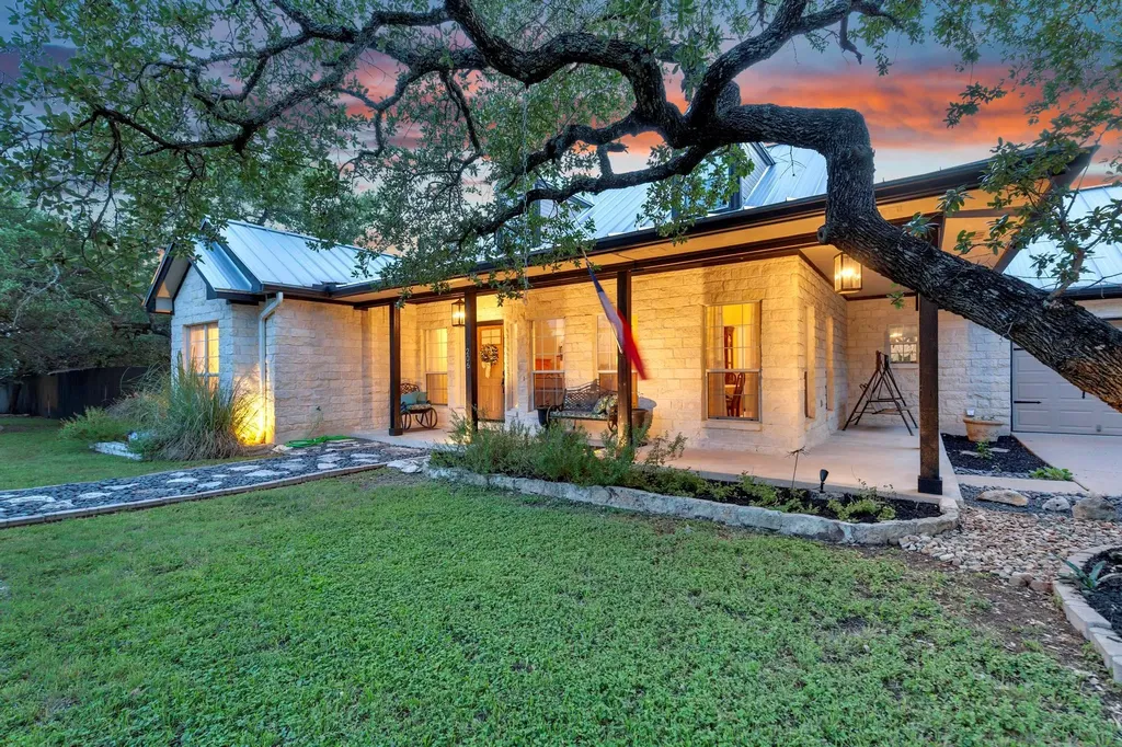 206 S Cowal Drive Spicewood TX 78669