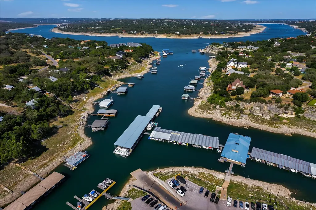 206 S Cowal Drive Spicewood TX 78669