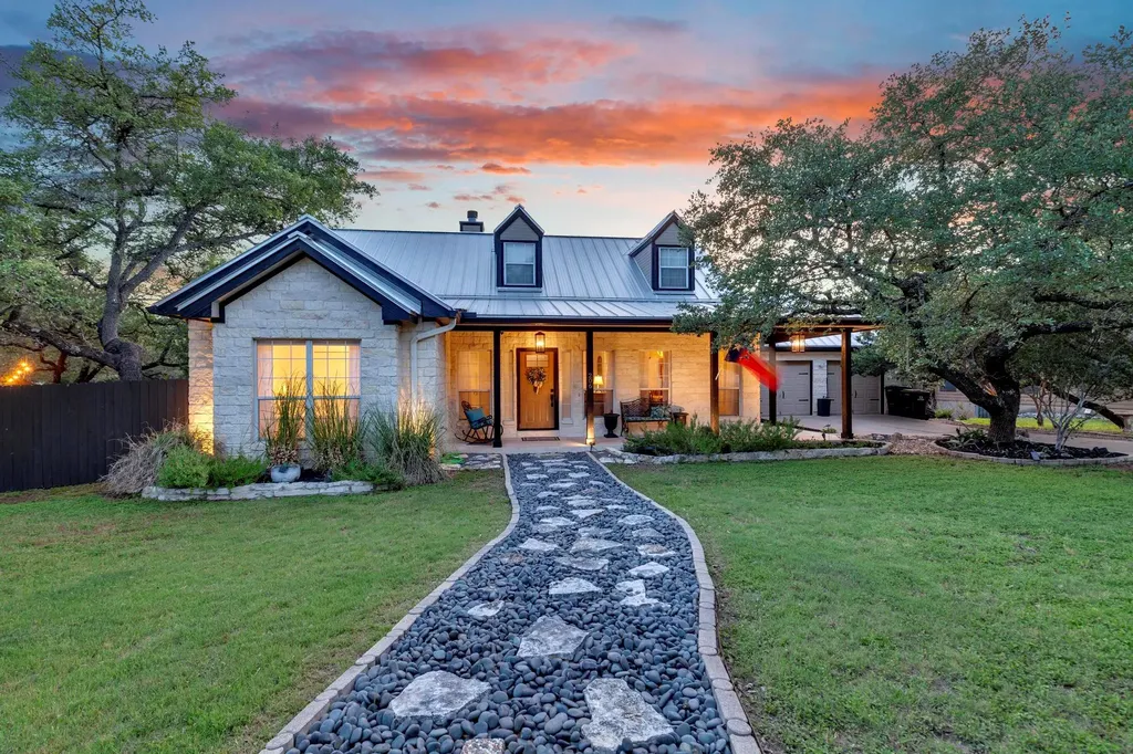 206 S Cowal Drive Spicewood TX 78669