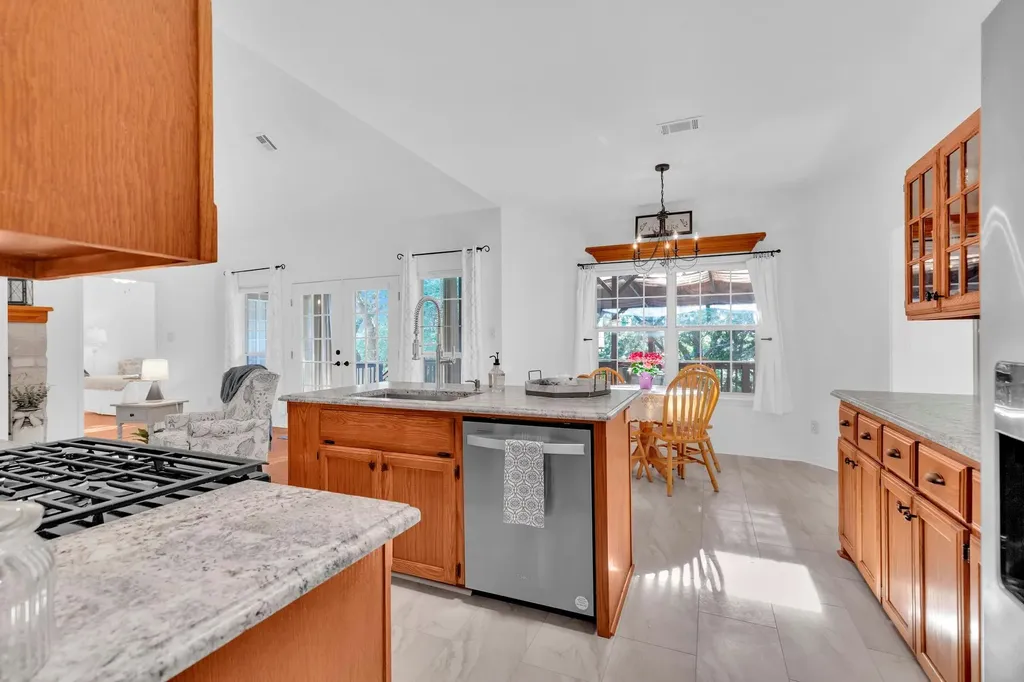 206 S Cowal Drive Spicewood TX 78669