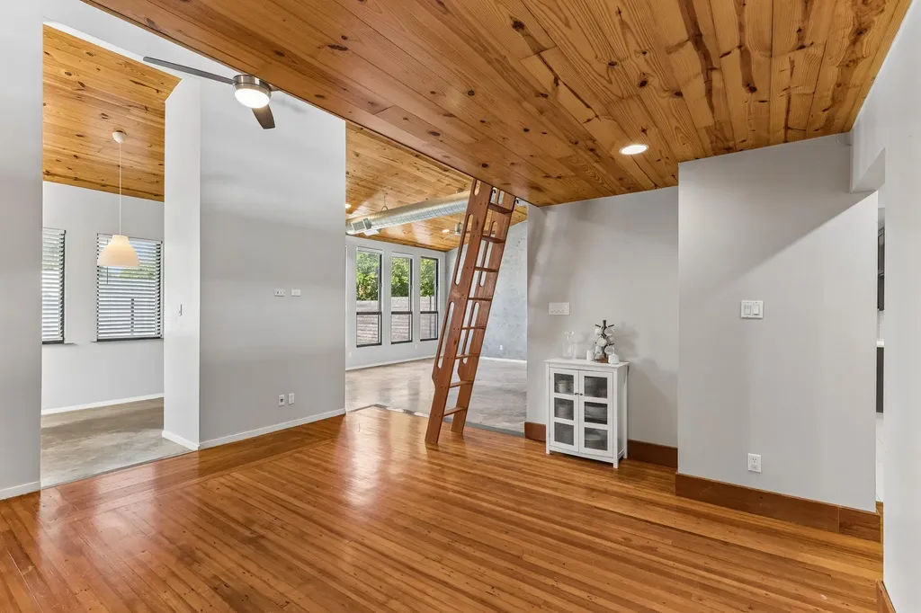 1501 Quail Crest Drive Austin TX 78758