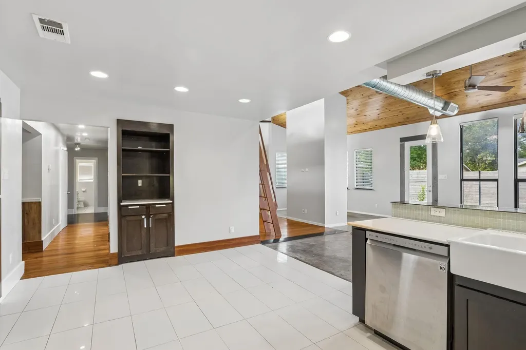 1501 Quail Crest Drive Austin TX 78758