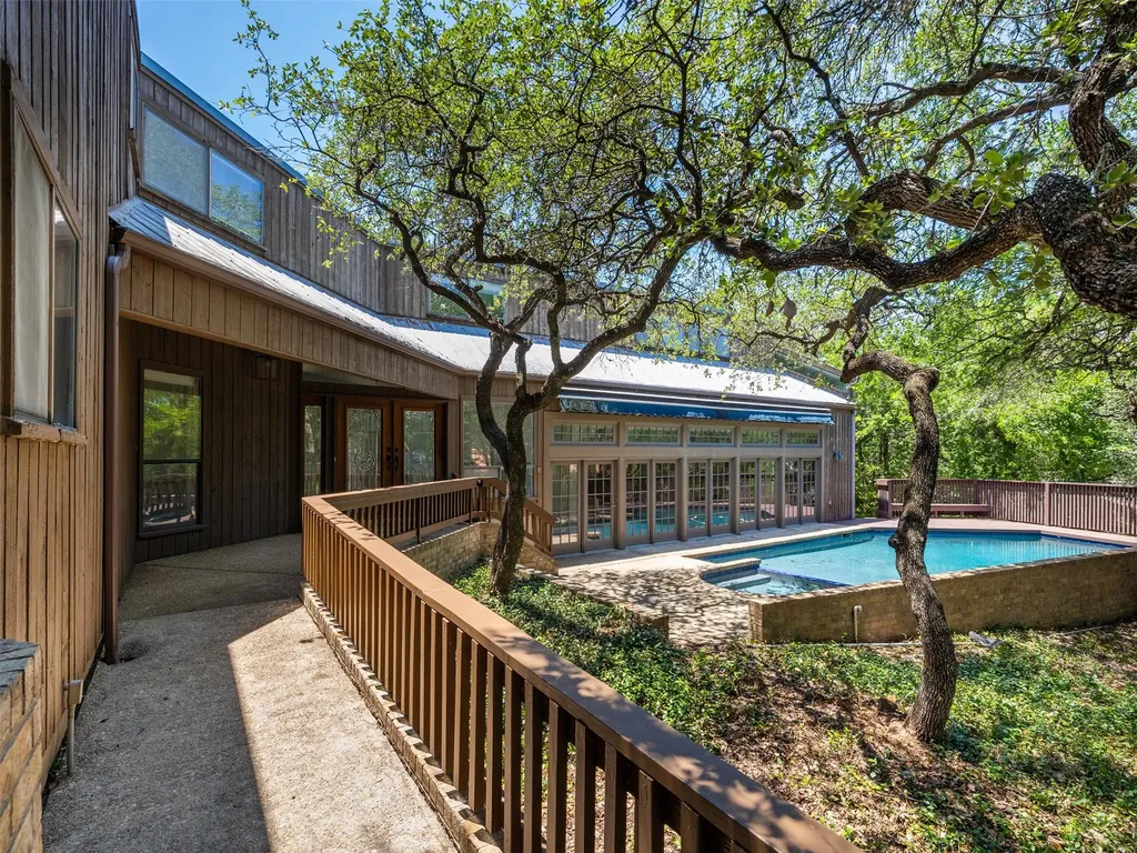 1706 Graywood Cove Austin TX 78704