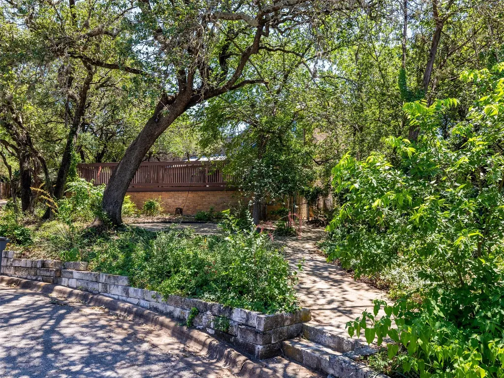 1706 Graywood Cove Austin TX 78704