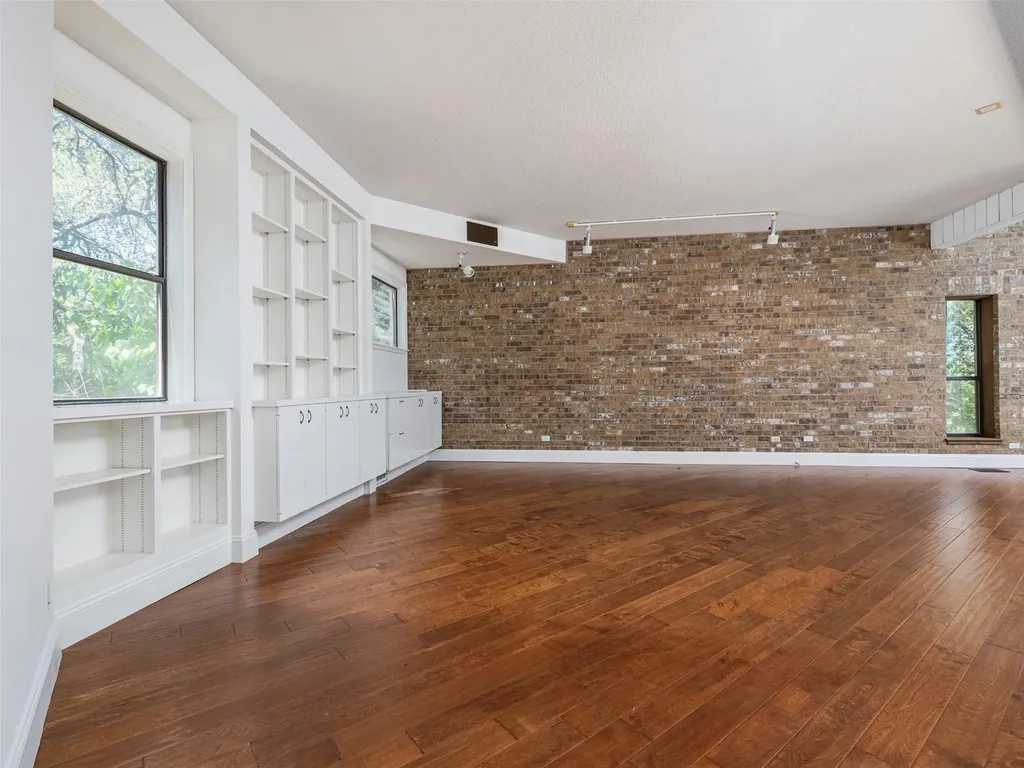 1706 Graywood Cove Austin TX 78704