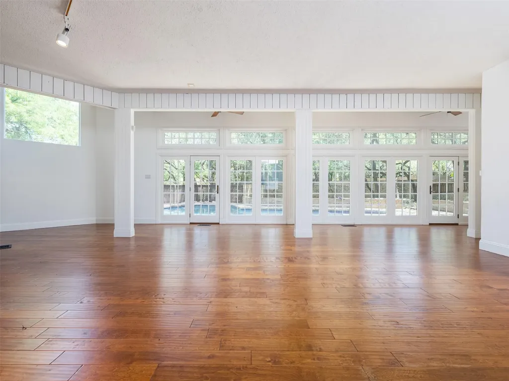 1706 Graywood Cove Austin TX 78704