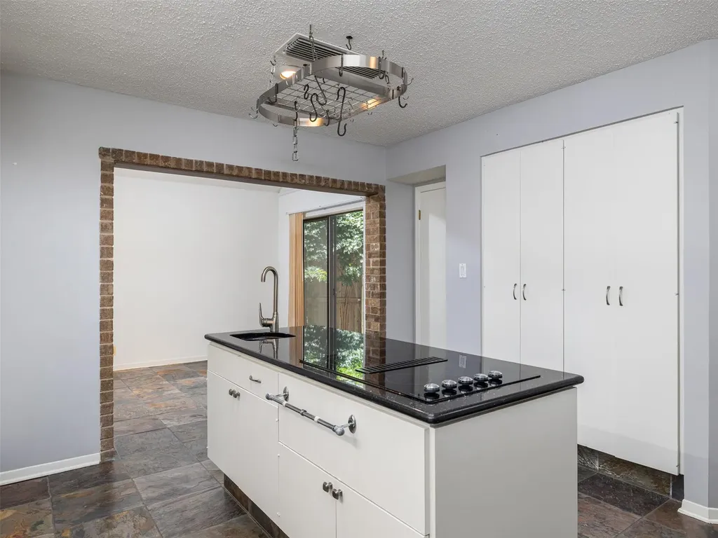 1706 Graywood Cove Austin TX 78704