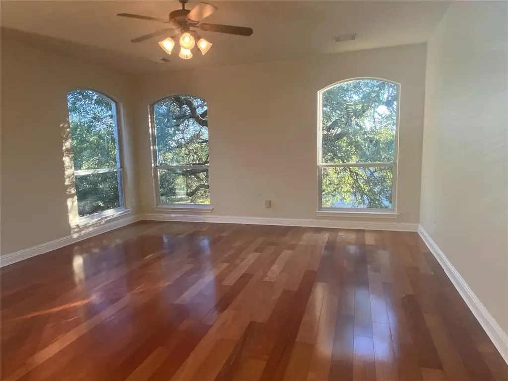 1813 Val Verde Austin TX 78732