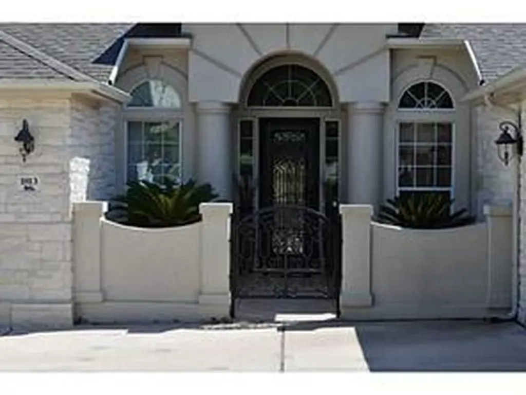 1813 Val Verde Austin TX 78732