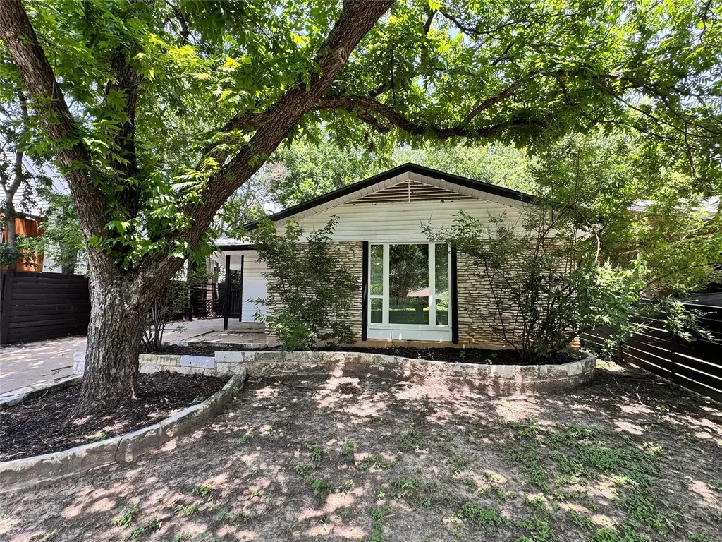 2905 Brinwood Avenue Austin TX 78704