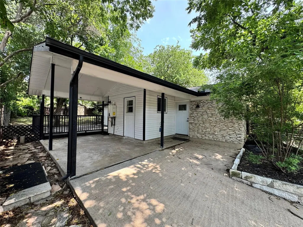 2905 Brinwood Avenue Austin TX 78704