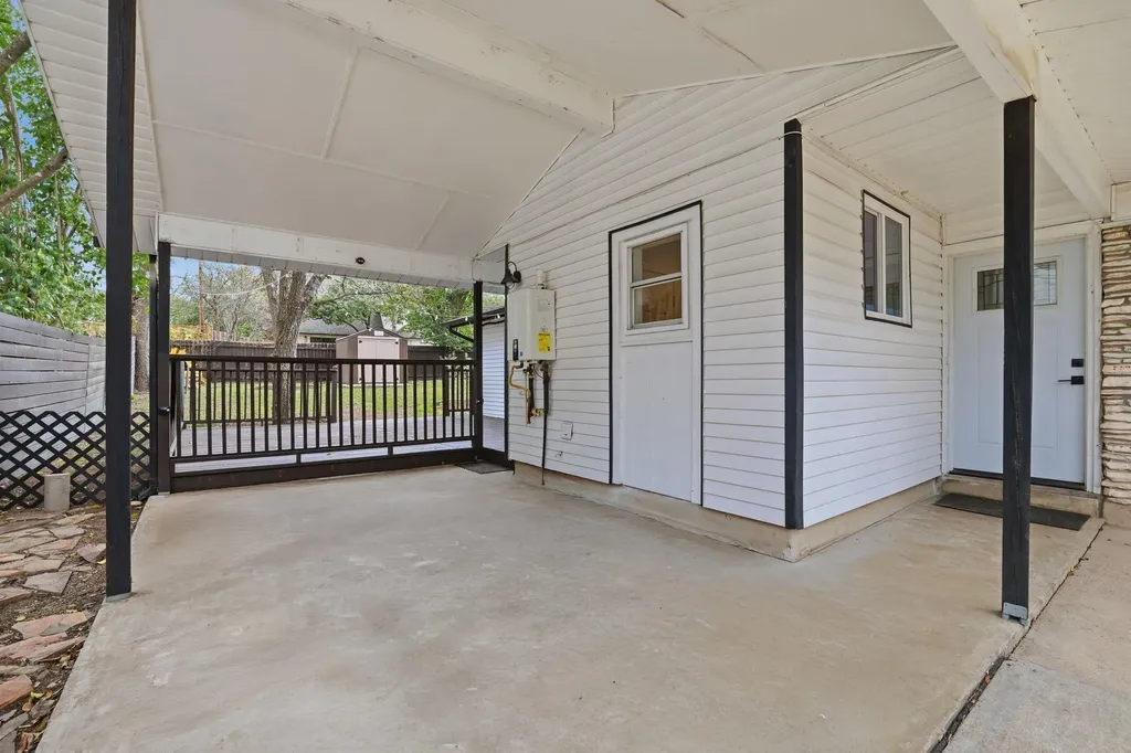 2905 Brinwood Avenue Austin TX 78704