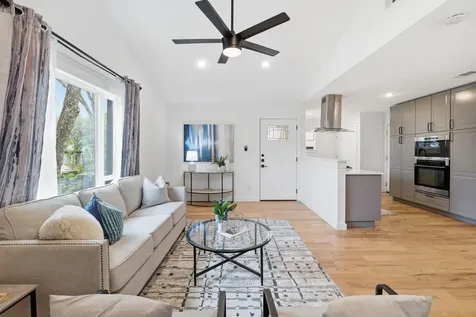 2905 Brinwood Avenue Austin TX 78704
