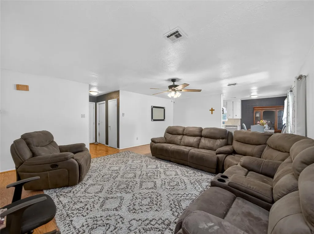 719 W Karnes Drive Robinson TX 76706