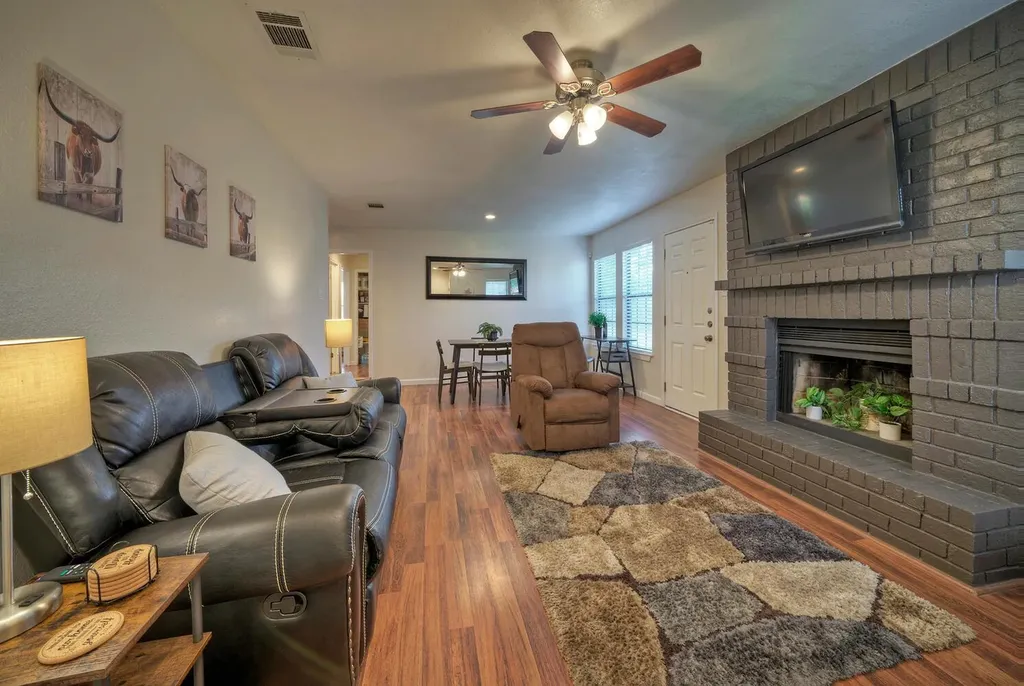 1004/1006 Hyridge Street Round Rock TX 78664