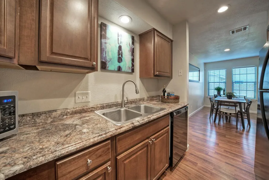 1004/1006 Hyridge Street Round Rock TX 78664