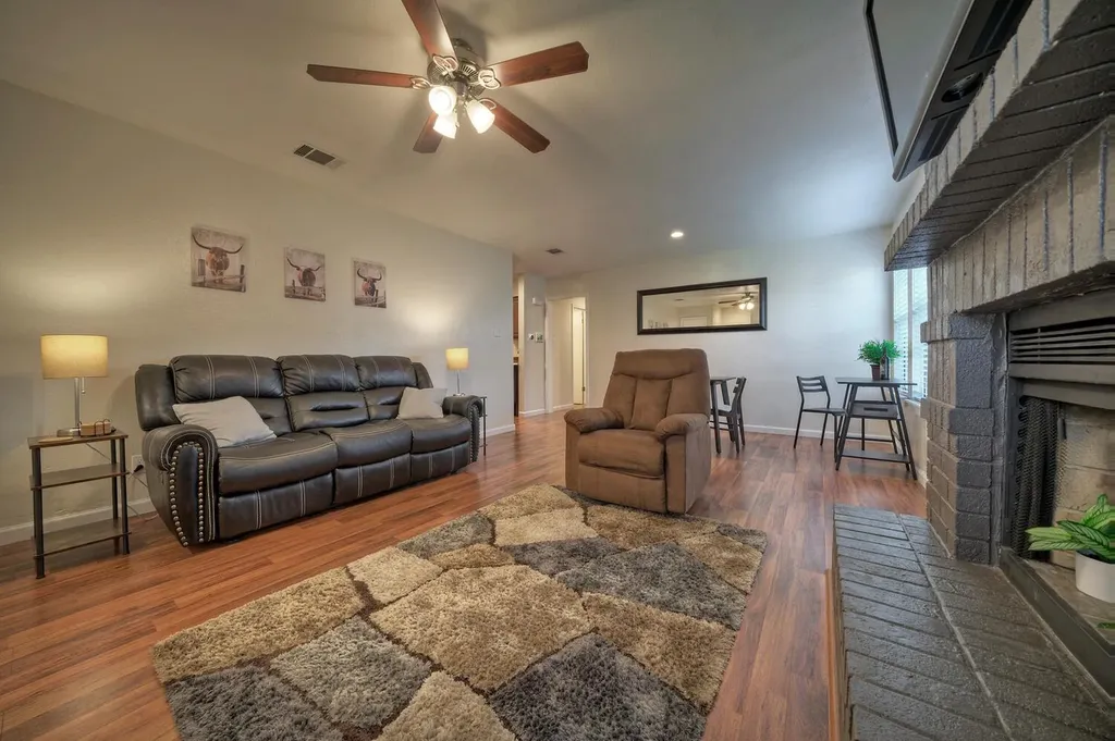 1004/1006 Hyridge Street Round Rock TX 78664