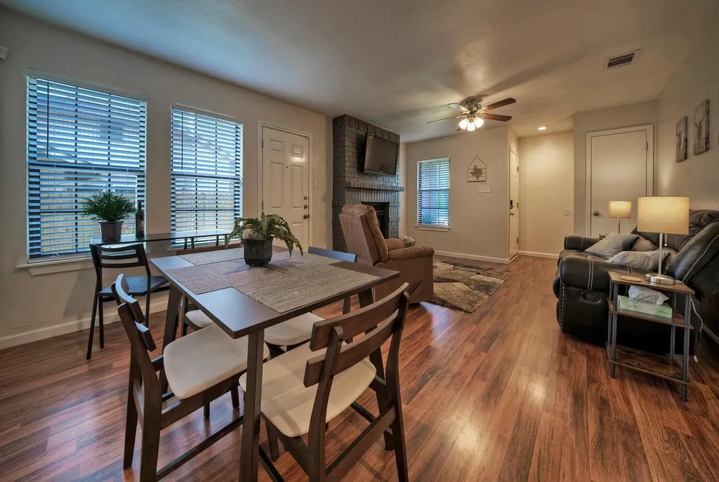 1004/1006 Hyridge Street Round Rock TX 78664