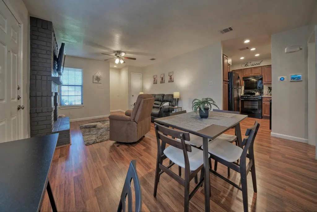 1004/1006 Hyridge Street Round Rock TX 78664