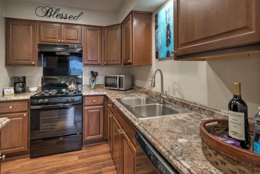 1004/1006 Hyridge Street Round Rock TX 78664