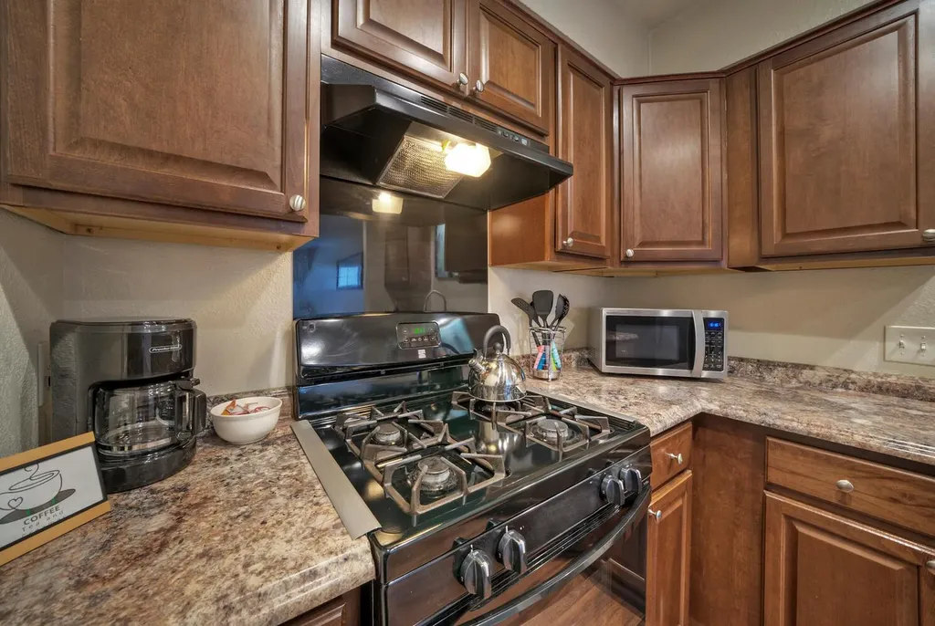 1004/1006 Hyridge Street Round Rock TX 78664