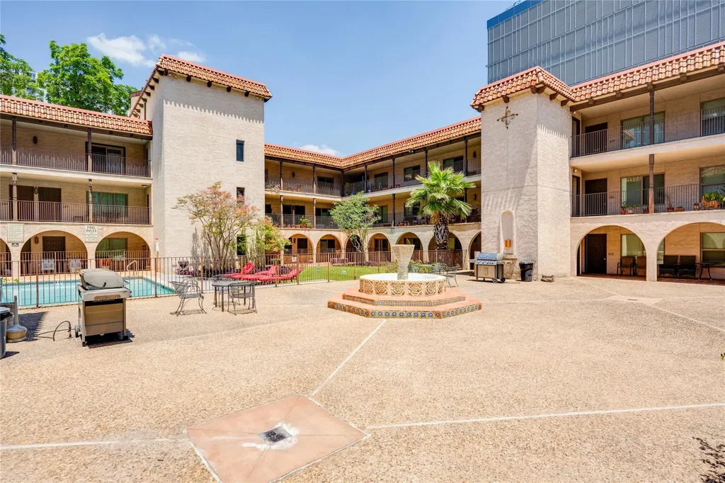 505 W 7th Street Austin TX 78701