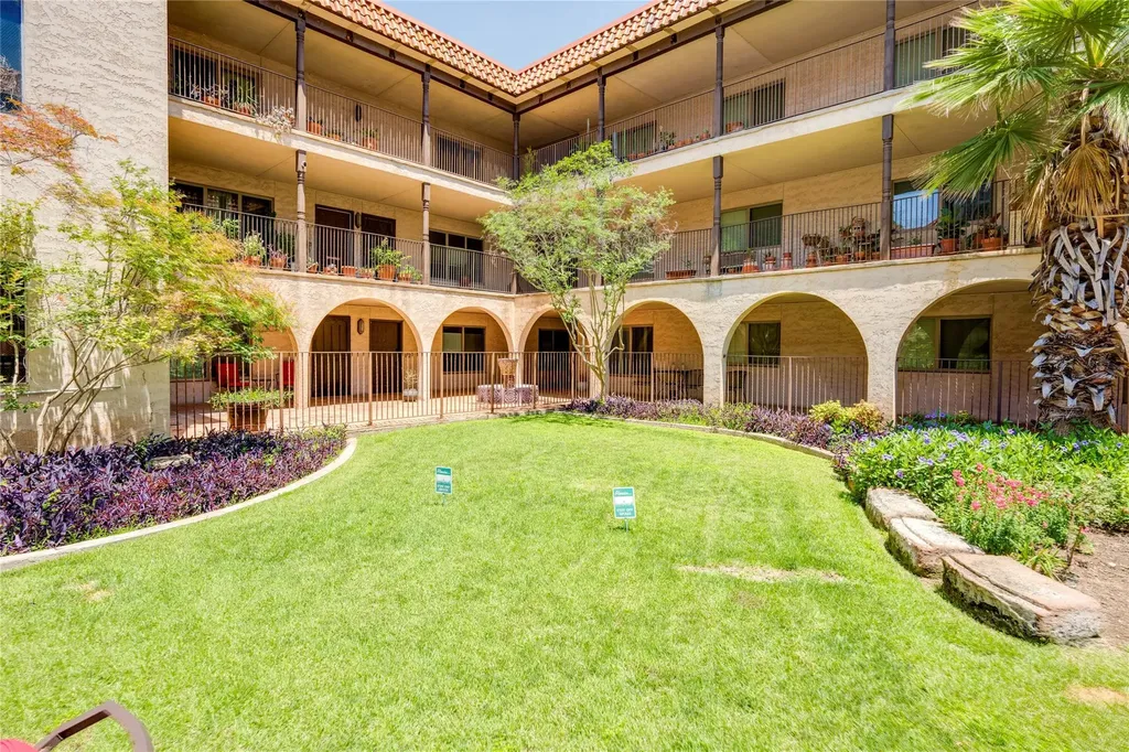 505 W 7th Street Austin TX 78701