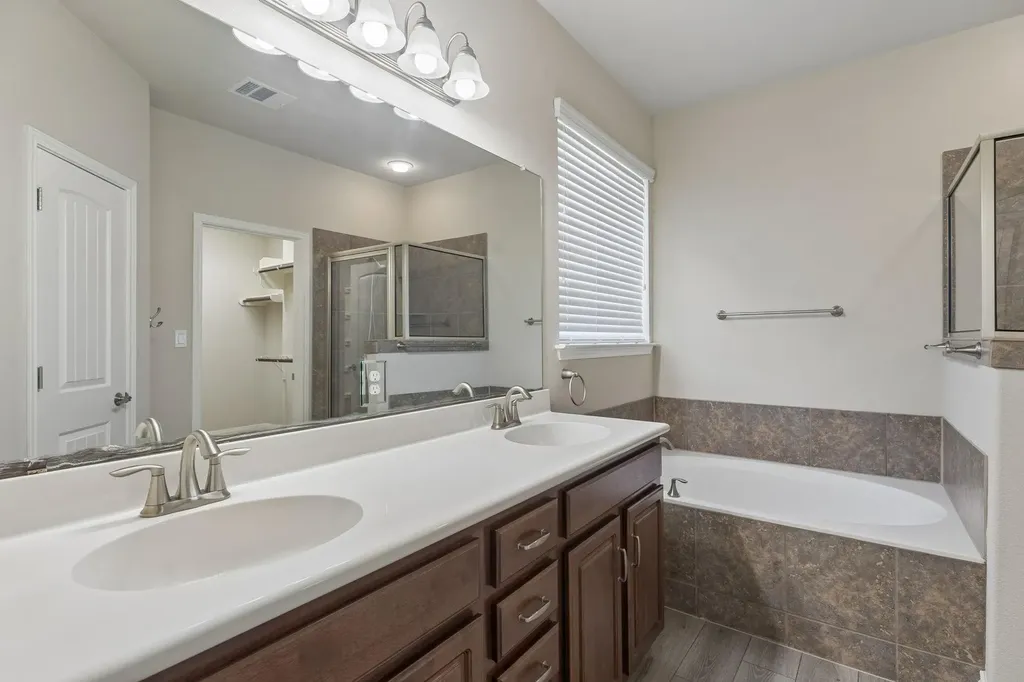 1049 Sussex Way Round Rock TX 78665