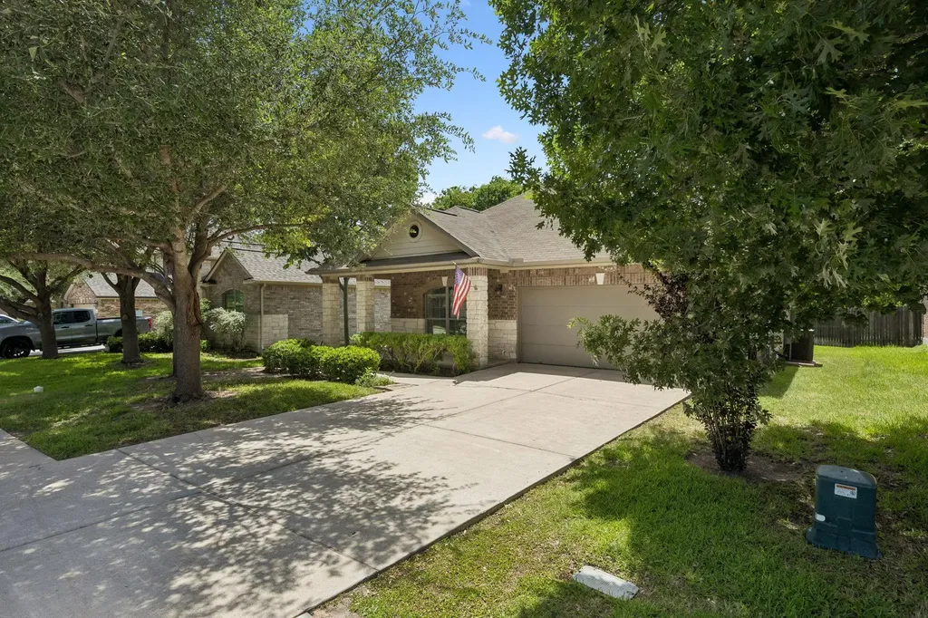 1049 Sussex Way Round Rock TX 78665